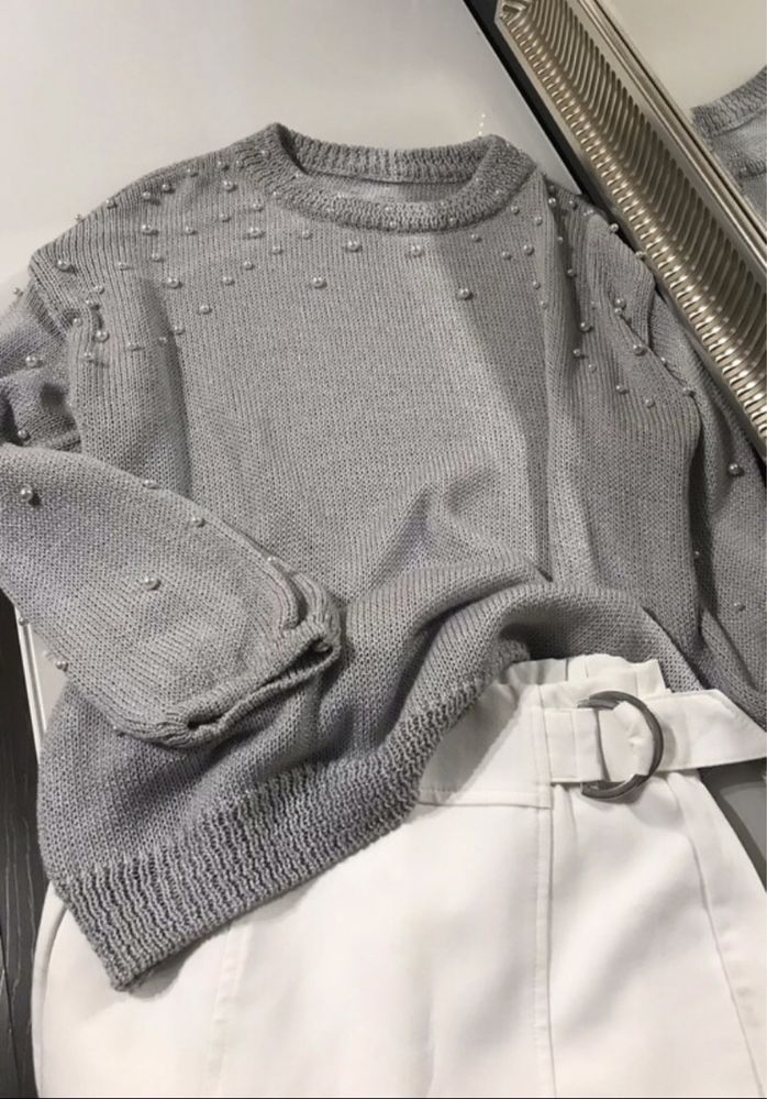 Szary luźny sweter z perełkami XS/S/M/L