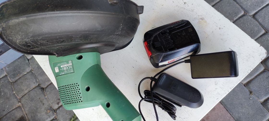 Podkaszarka akumulatorowa Bosch EasyGrassCut 18-230