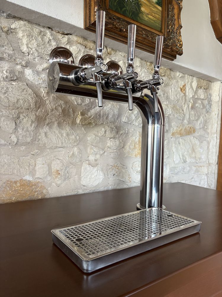 Barek z nalewakami 3-kranowym - idealny do prosecco itp
