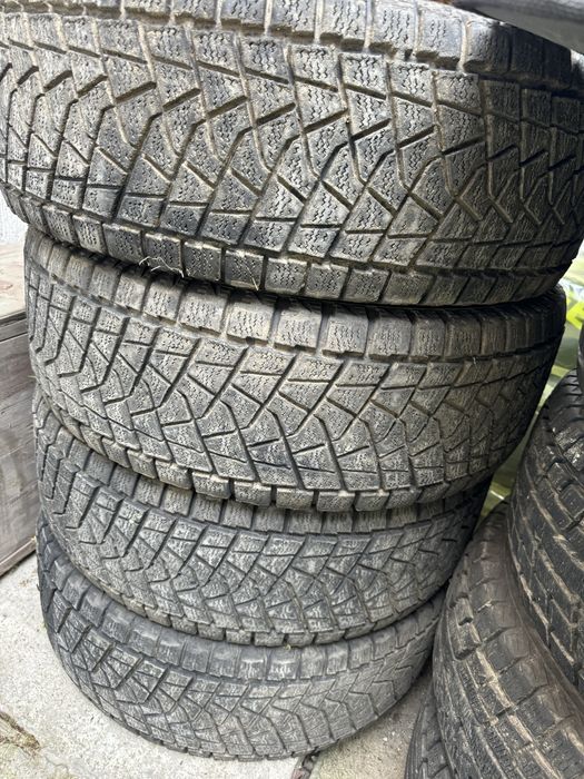 Bridgestone Blizzak 285/75 r16