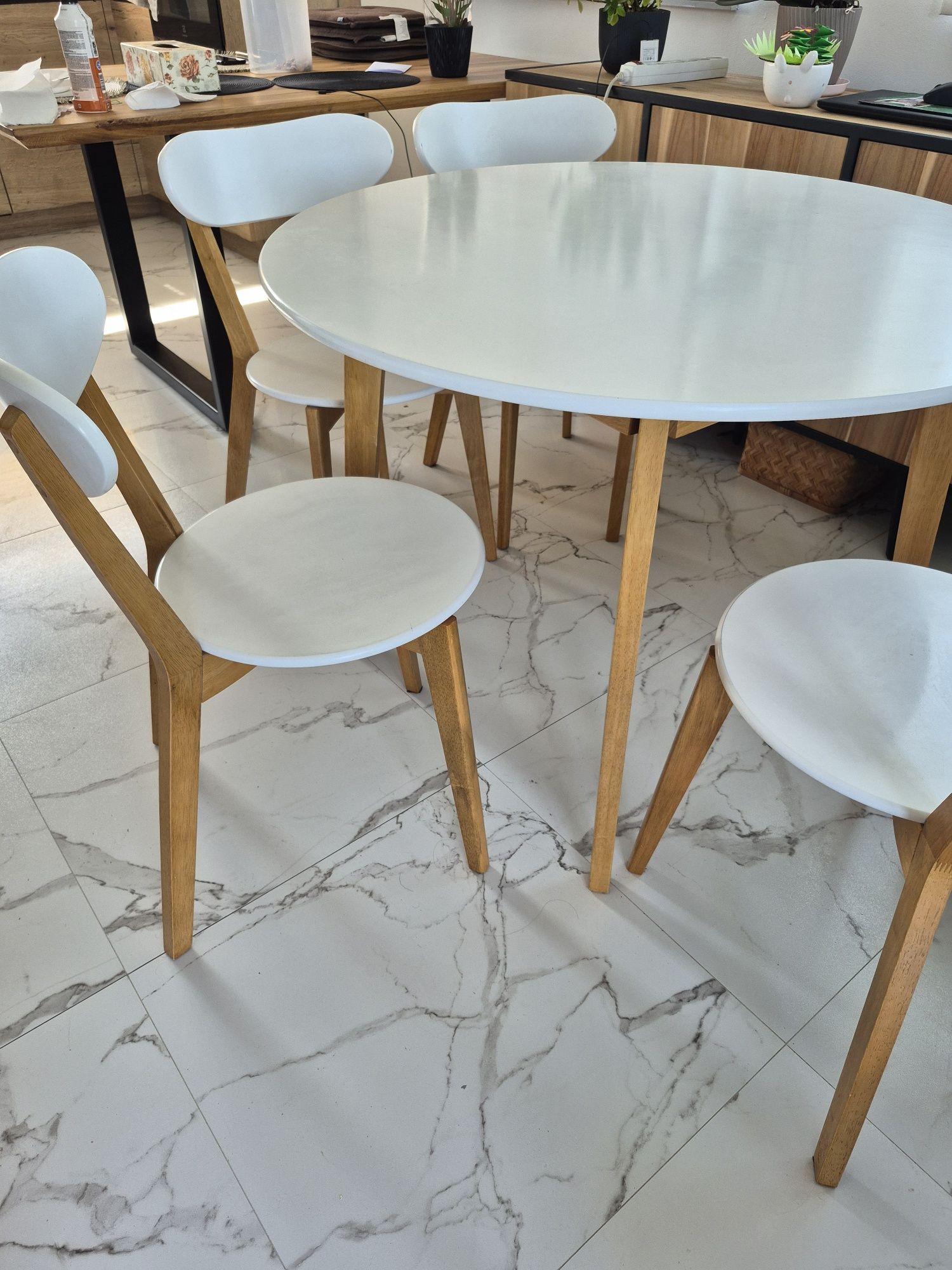 Stół Jysk okrągły 105cm plus 4 krzesła
