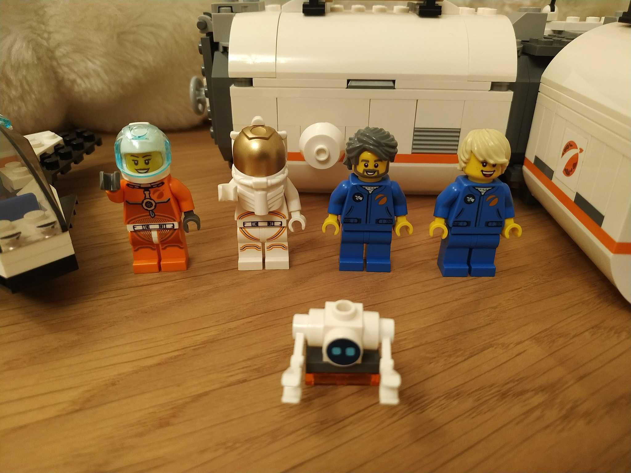 Lego City Lunar Space Station 60227