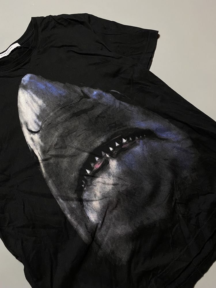 Оригинальная футболка Givenchy Shark