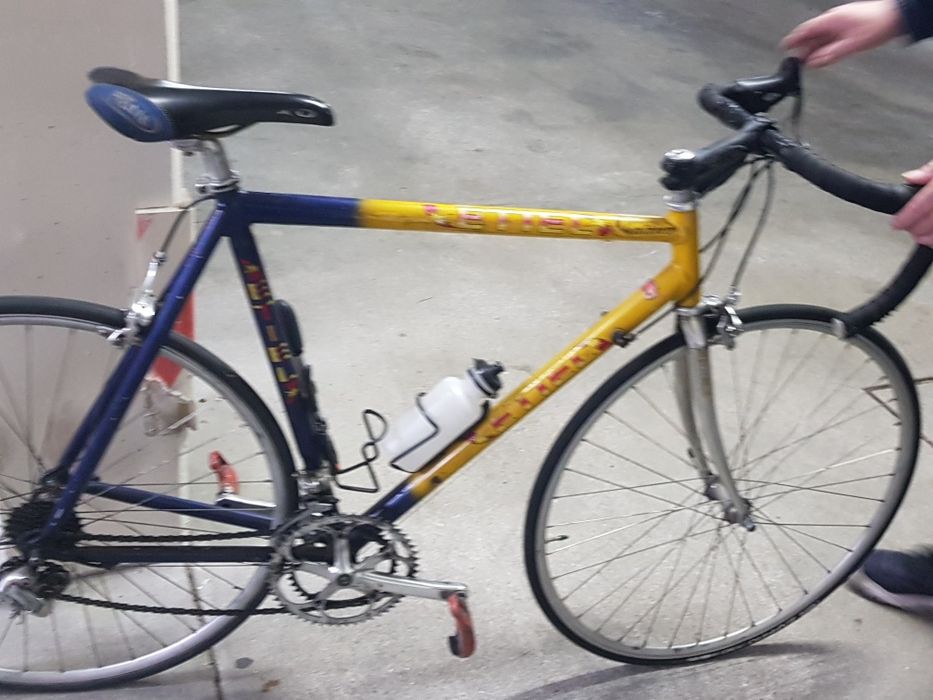 Bicicleta de estrada mais calcado