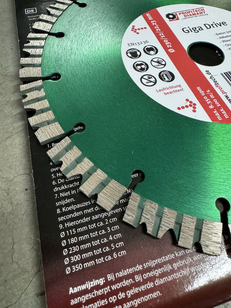 Tarcza diamentowa do cięcia zbrojonego betonu 230mm