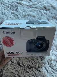 Дзеркальний фотоапарат Canon EOS 700D kit