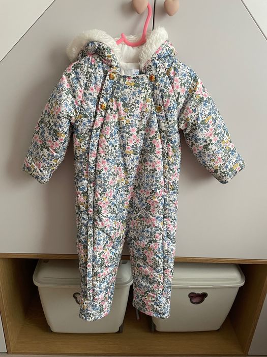 Kombinezon zimowy w kwiatki M&S 92