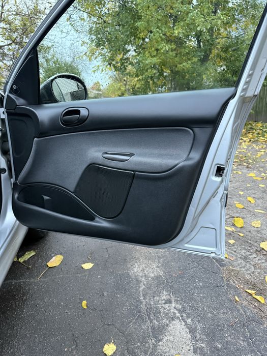 Пежо 206+ 2009 рік