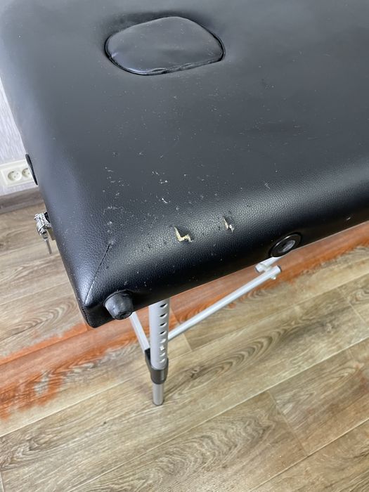 Масажний стіл кушетка