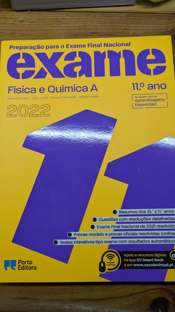 Vendo livro de preparação para o exame de física e química 11º ano