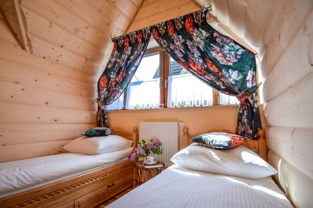 Dom z bali Zakopane  Osada Małe Ciche Góry 180metrów do  wyciągu
