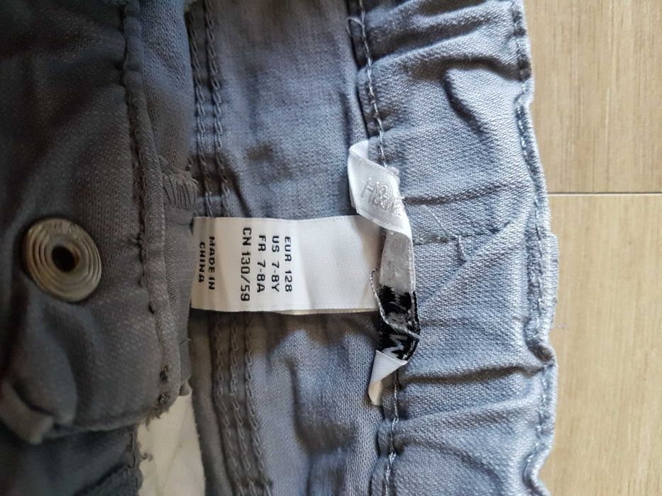 H&M szara jeansowa bawełniana spódniczka mini r. 128 regulacja w pasie