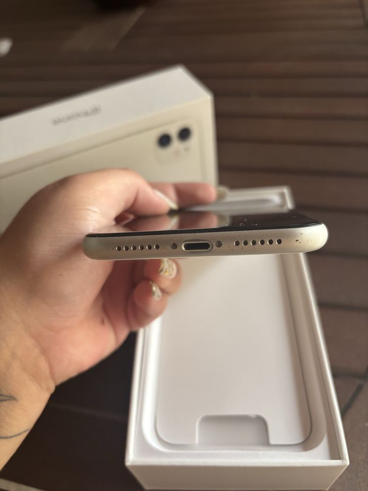 iPhone 11 128GB BRANCO