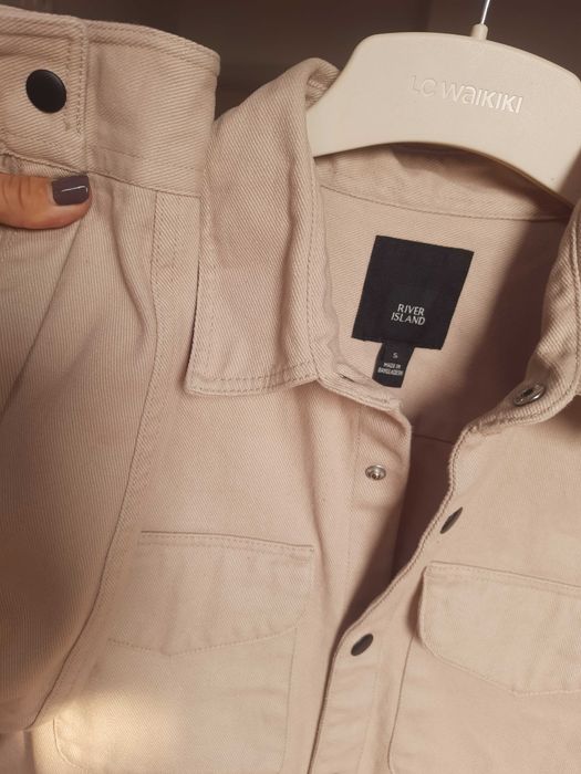 Бежева куртка з довгим рукавом стандартного крою River Island чоловіча