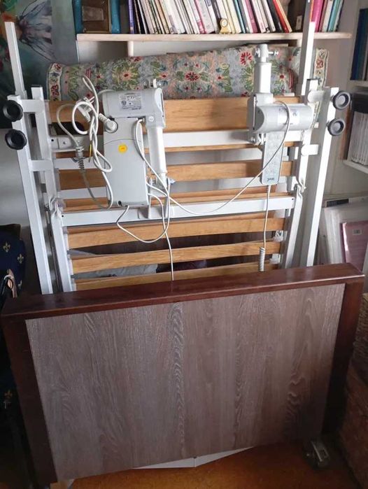 Cama Articulada Elétrica com elevação. Colchão anti-escaras incluído.