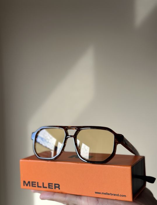 Óculos de Sol - MELLER