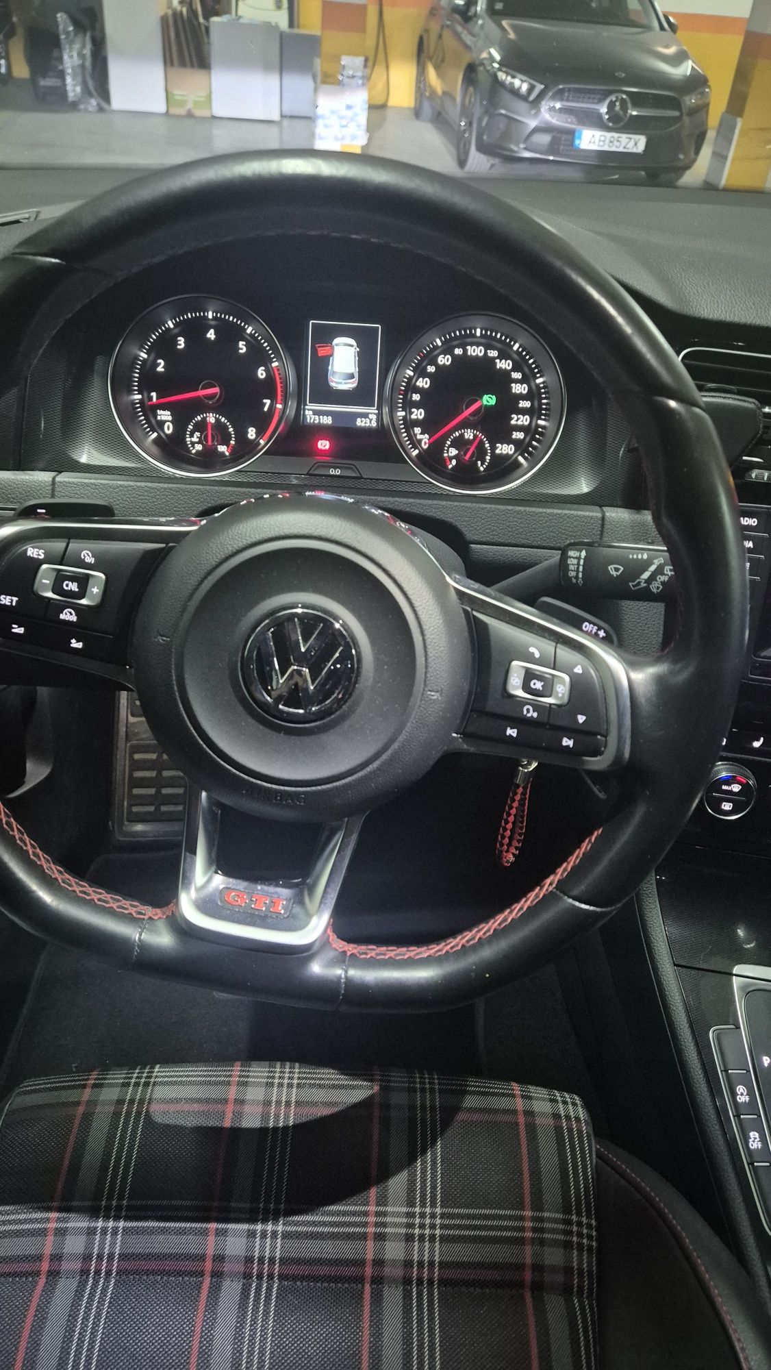 Volkswagen Golf VII GTI Performance