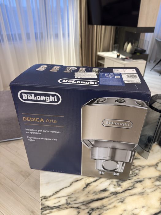 Кофемашина Delonghi dedica ec885