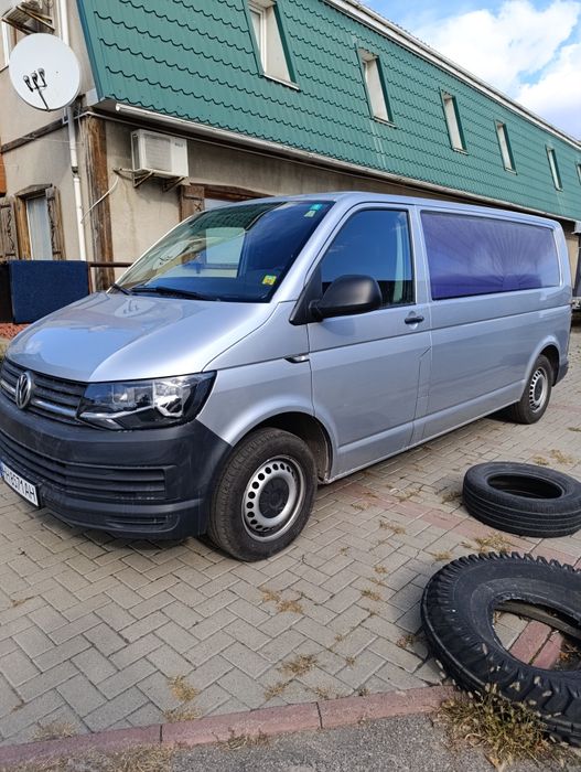 Volkswagen Transporter T 6 2017 пробег 120. Легковой-специалезированны