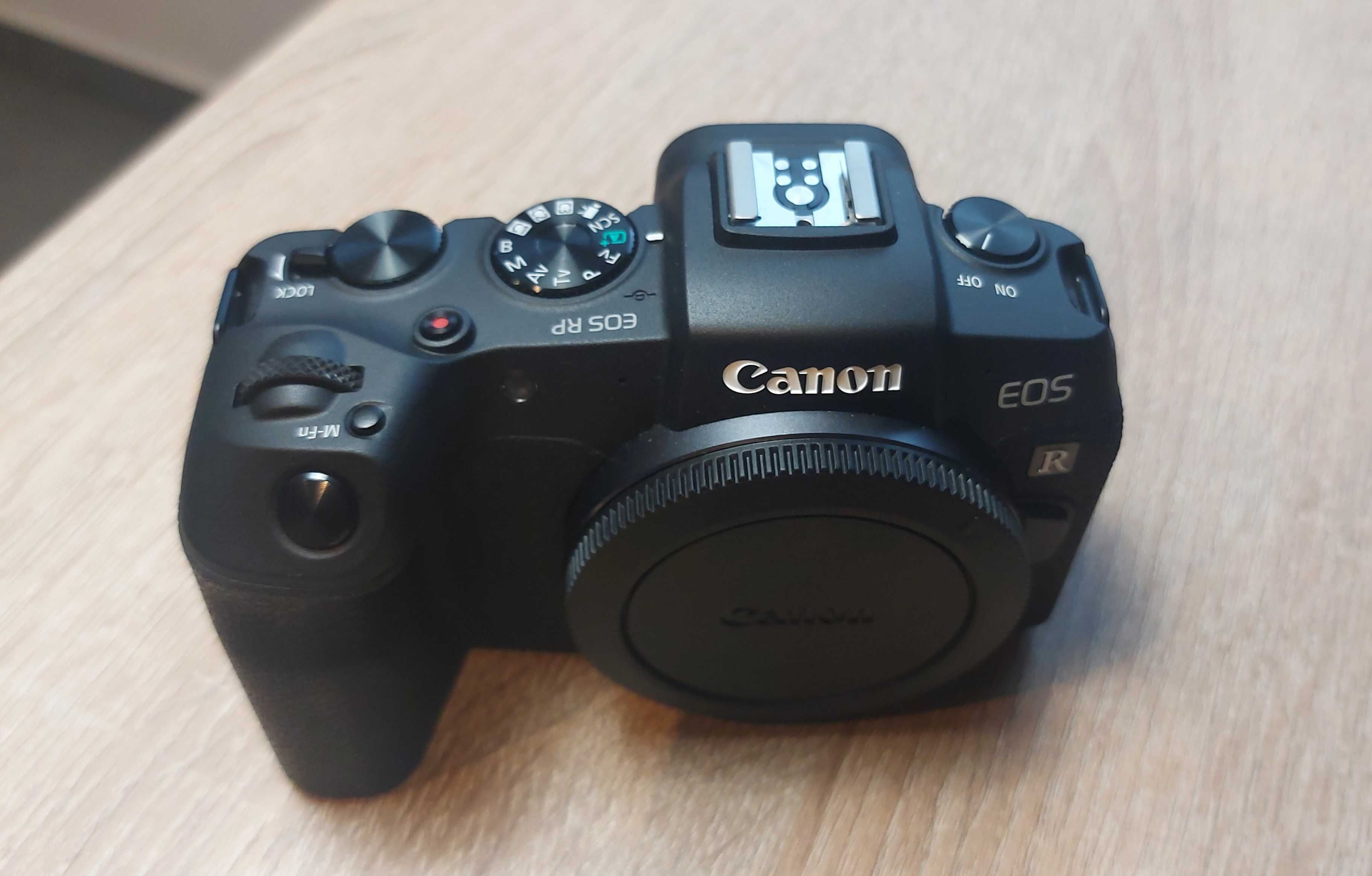 Aparat Canon RP i obiektyw z torbą w doskonałym stanie