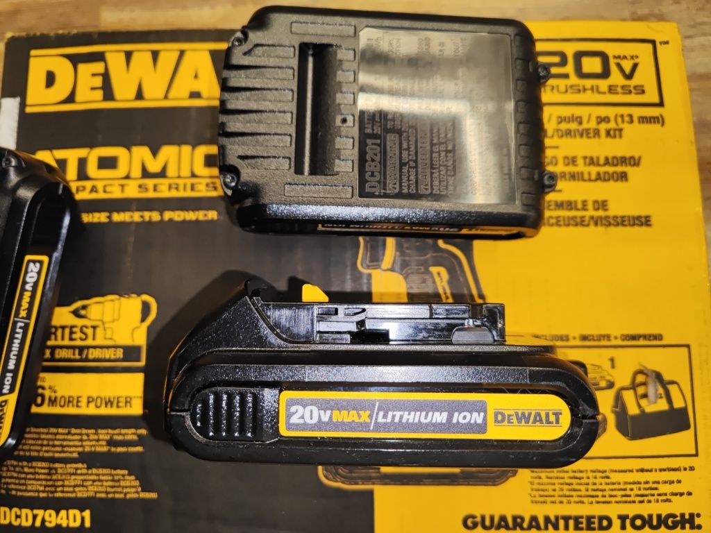 Аккумулятор Dewalt dcb201/dcb205  20V Оригинал