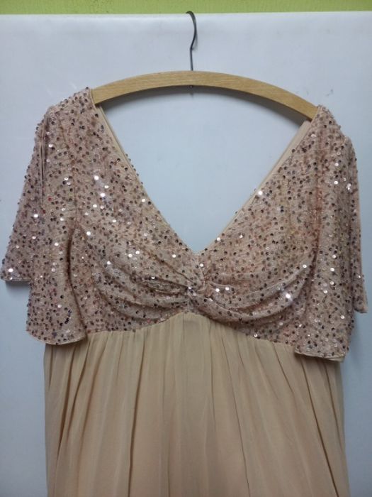 Довга нарчдна весірня сукня великого розміру