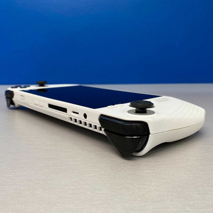 ASUS ROG Ally - 7" 120Hz (Ryzen Z1 Extreme/16GB DDR5/512GB SSD)