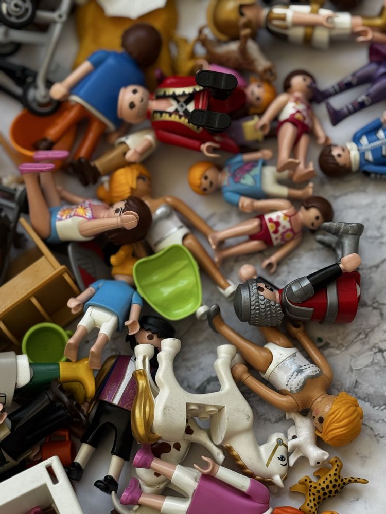 Playmobil klocki 1,6 kg + 2 domki + zwierzęta + figurki