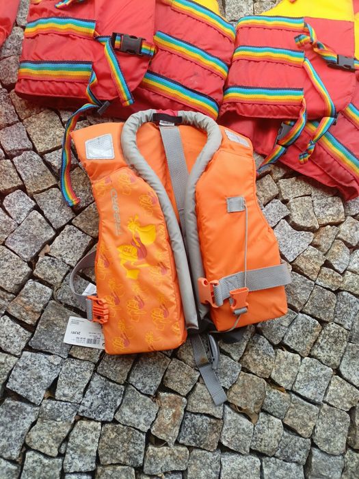 Kapoki kamizelki asekuracyjne kamizelki ratunkowe