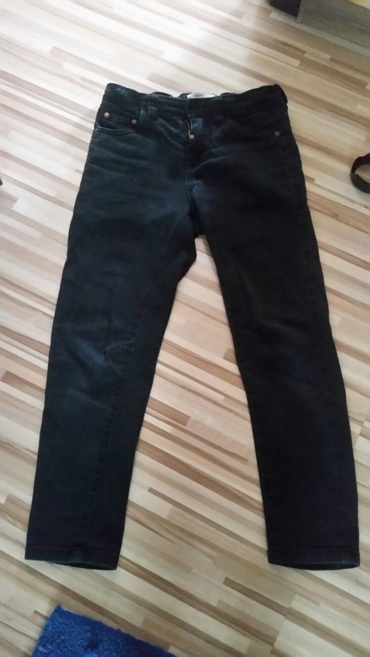 Spodnie Reserved 134 cm. Ciemny jeans