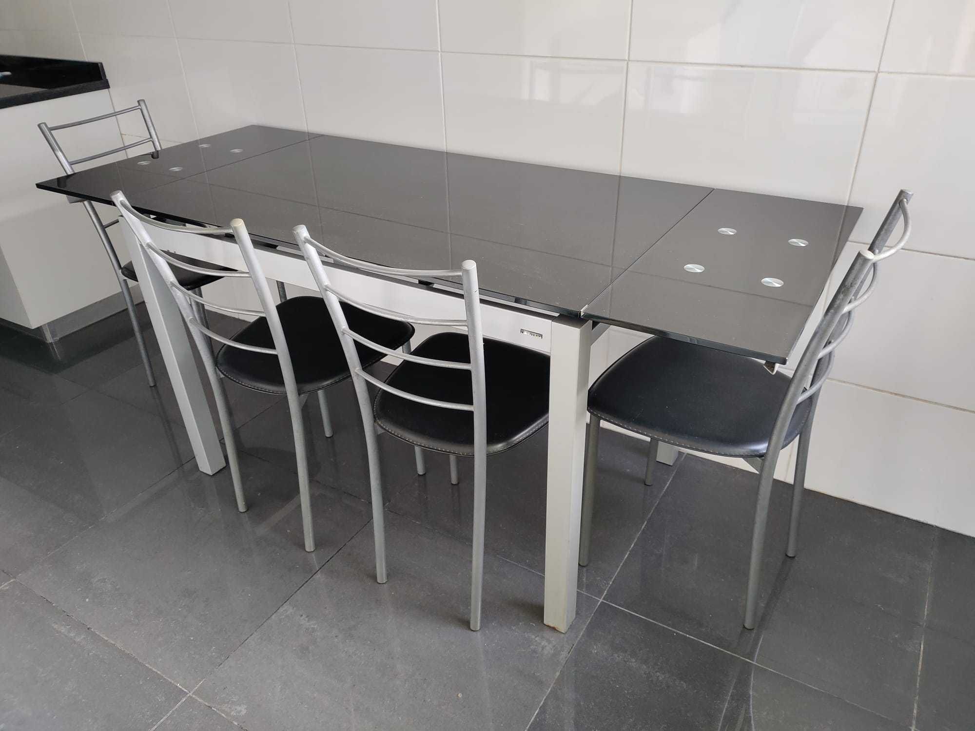 Mesa Inox e vidro + 4 cadeiras