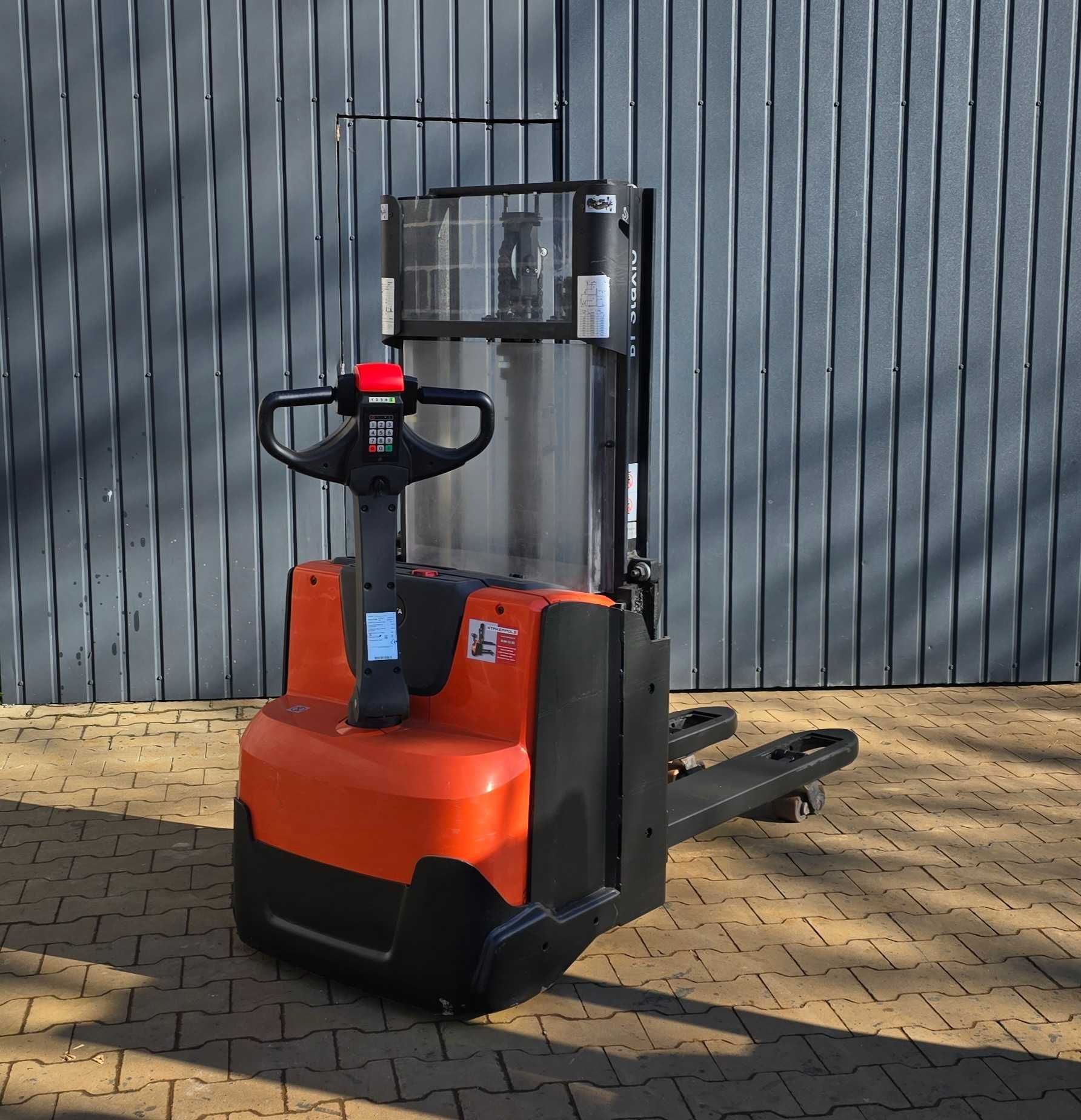 Toyota BT SWE paleciaki elektryczne niski maszt , bateria z gwaracją,