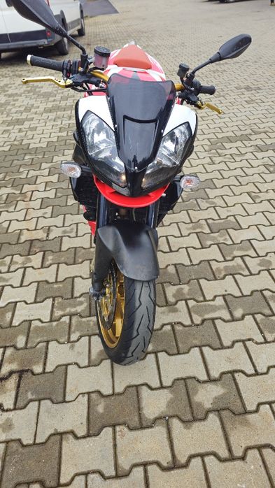 Aprilia rsv 1000 tuono