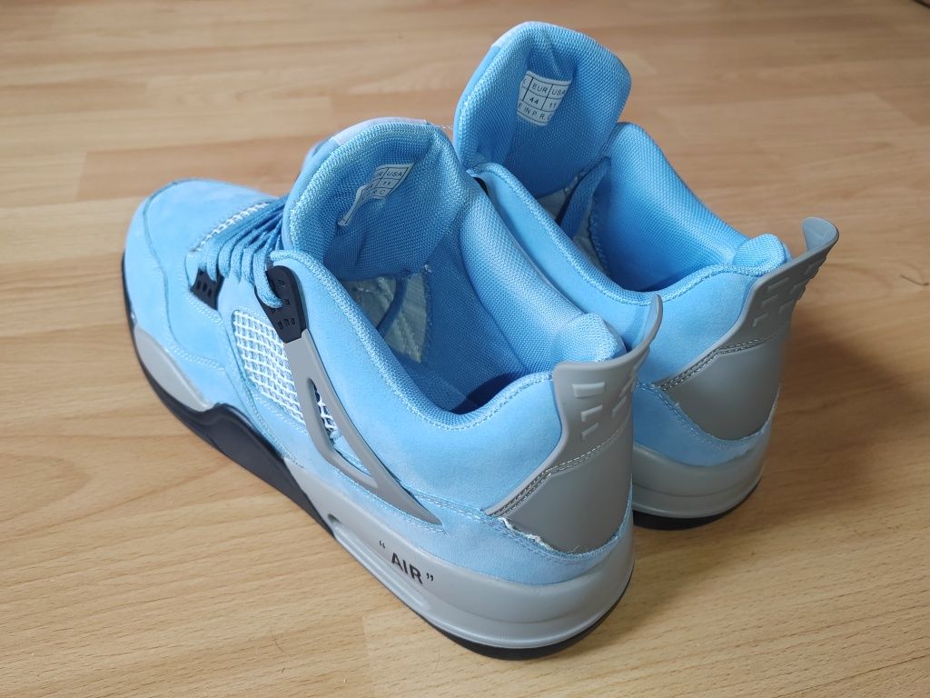 Niebieskie buty sportowe