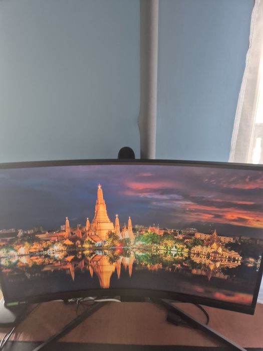 Monitor Samsung Oddysey G7 27 GRATIS adapter vesa