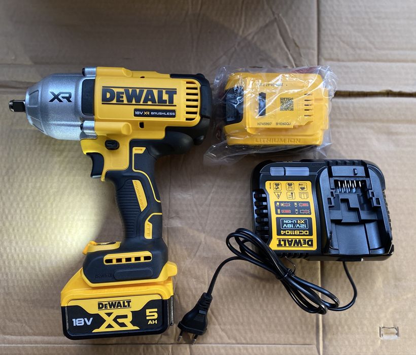 Ударный гайковерт DeWALT DCF900P2T