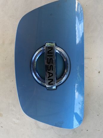 Nissan leaf 2011 2017 крышка 65701-3NB1A порт