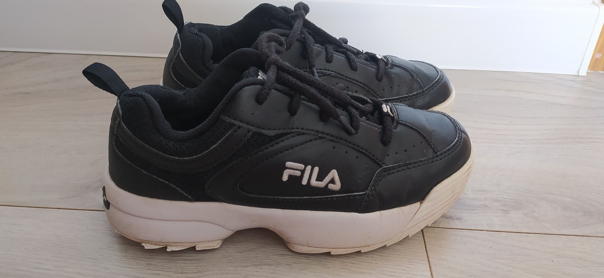 Sneakersy Fila 34 na platformie czarne