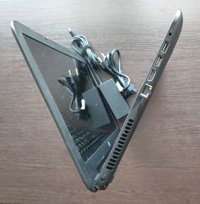 Ноутбук HP 15ac107ng, Core i3, Ram 4 Gb, Hdd 500 Gb, подвійна графіка.