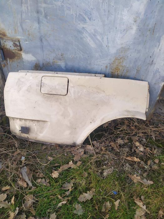 Вартбург Wartburg 1300 запчастини крило капот двигун