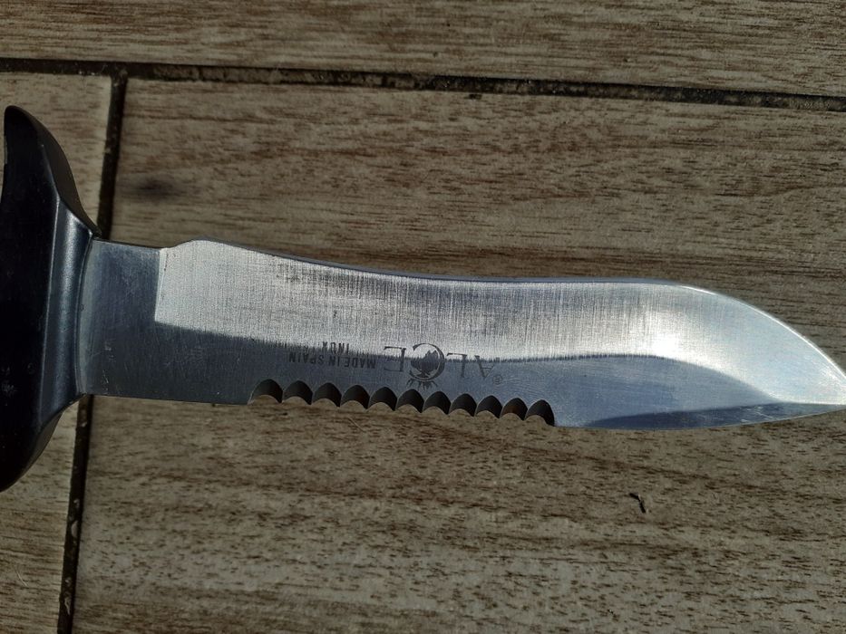 Nóż outdoor Muela Spain