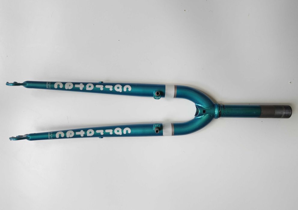 Sztywny widelec stalowy 28" Corratec 1 1/8" 15,2 cm gwintowany  947g