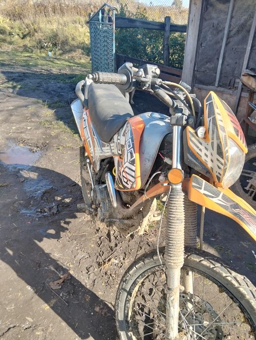 Продам кросовика 250кубіків