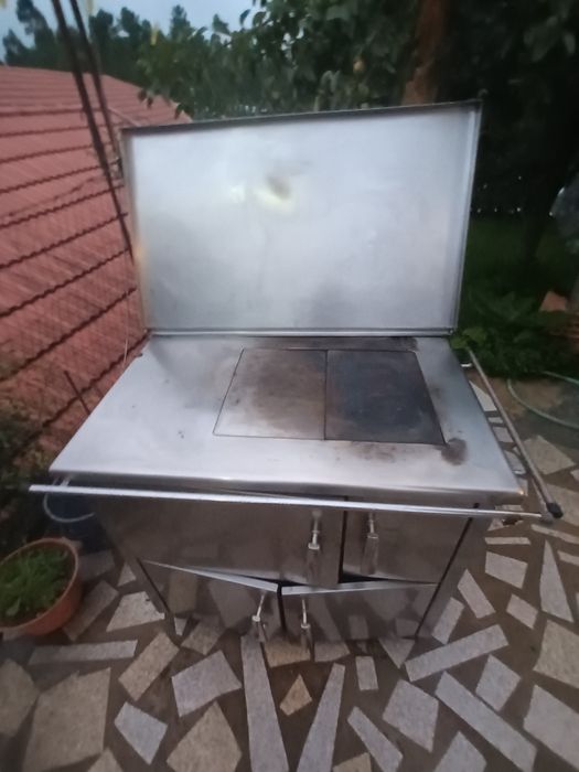 Fogão a lenha usado