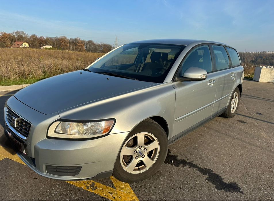 Продам вольво v50 1.6 диз НЕРОЗМИТНЕНА