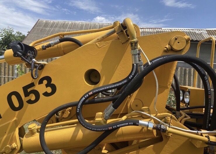 Фронтальный погрузчик UN 053  продам