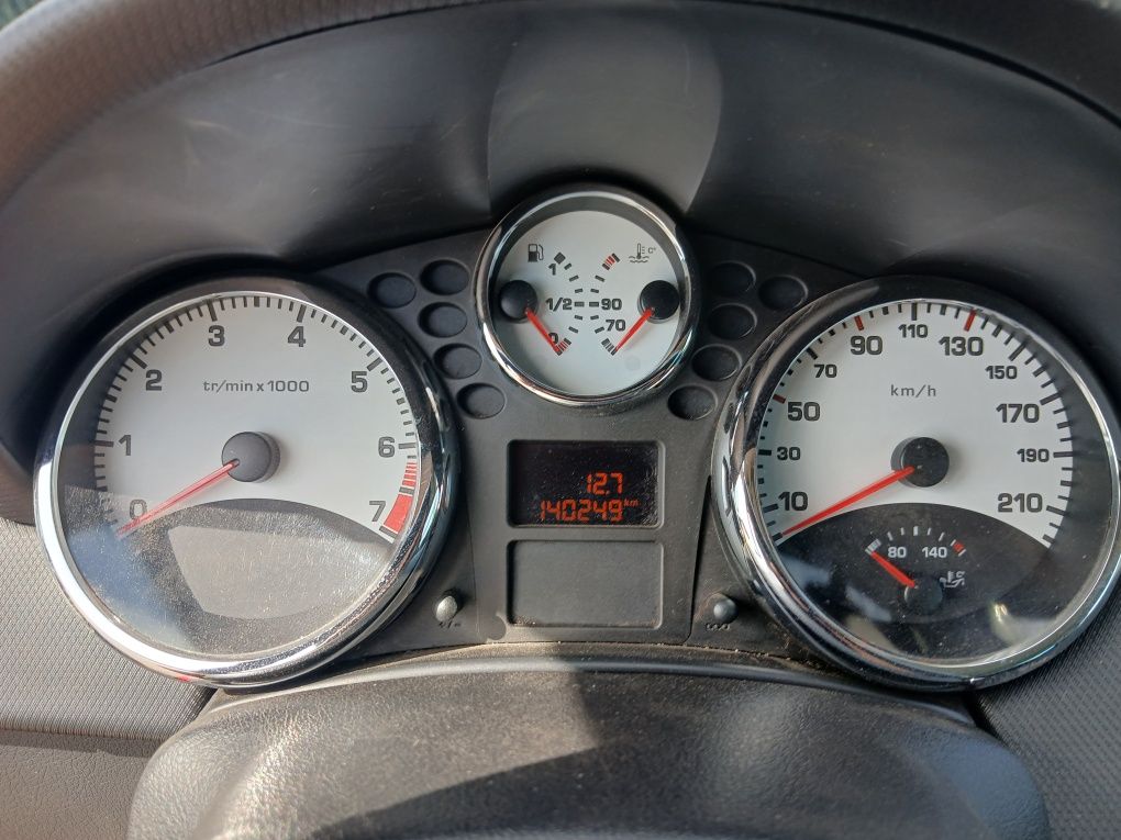Продам Пежо 207 SW 2007 1,4