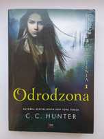 Odrodzona. Wodospady cienia - C. C. Hunter