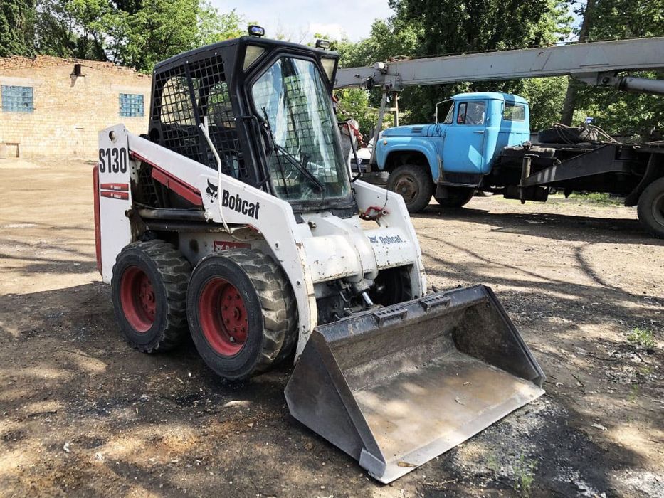 Послуги бобкета-навантажувача