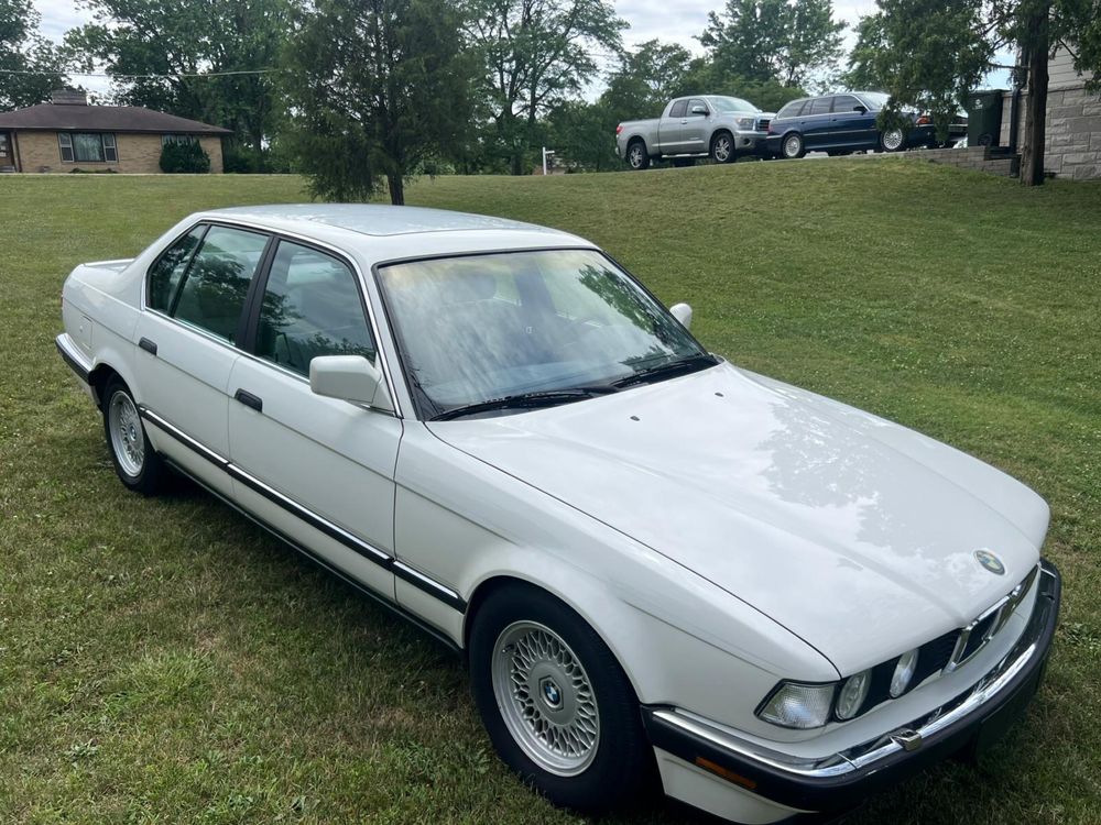 Bmw 740i E32 ładny stan !!